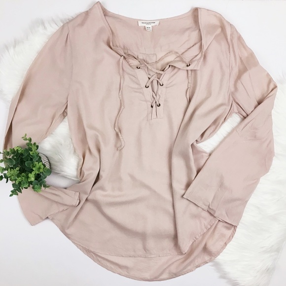beachlunchlounge Tops - Beach Lunch Lounge Blush Lace up Top